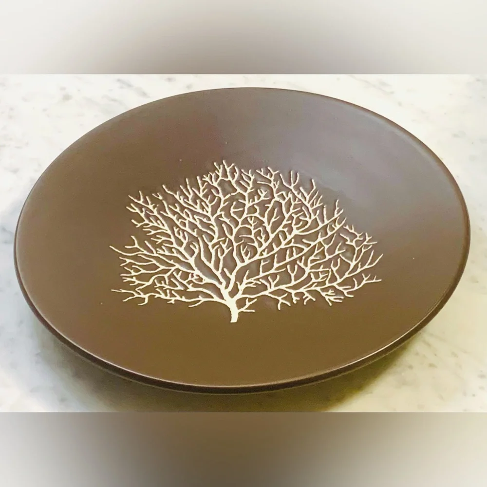 Z GALLERIE CORAL BRANCH SALAD PLATE BROWN WITH CREAM 8.5 IN NEW ROUND